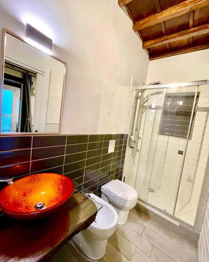 Roberto's Apartment. Piazza Santa Croce. * Florencia