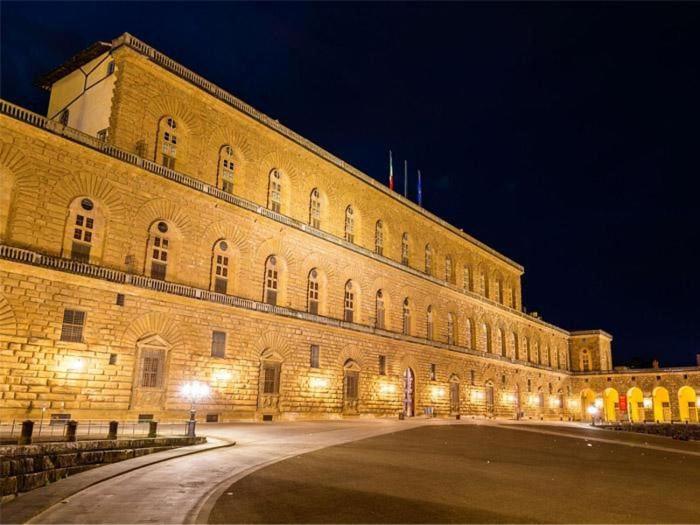 Roberto's Apartment. Piazza Santa Croce. Florencia